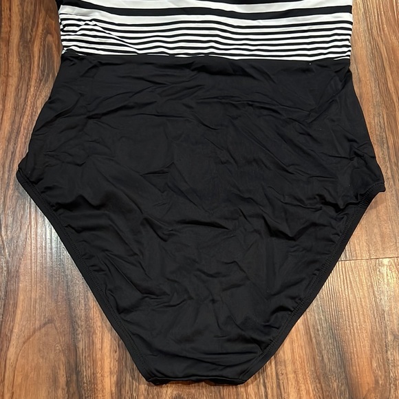 Tommy Bahama Breaker Bay One Shoulder One Piece - Picture 9 of 14